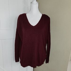 American Eagle V-Neck Burgundy Sweater